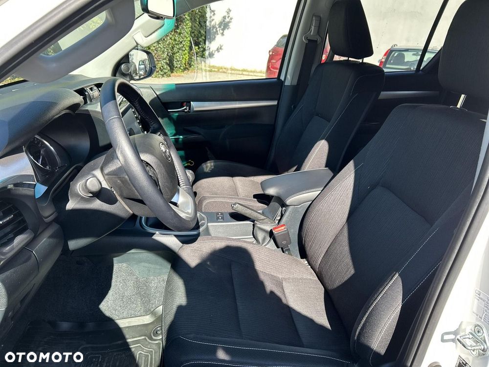 Toyota Hilux 2.8 D-4D Double Cab SR5 4x4 - 12