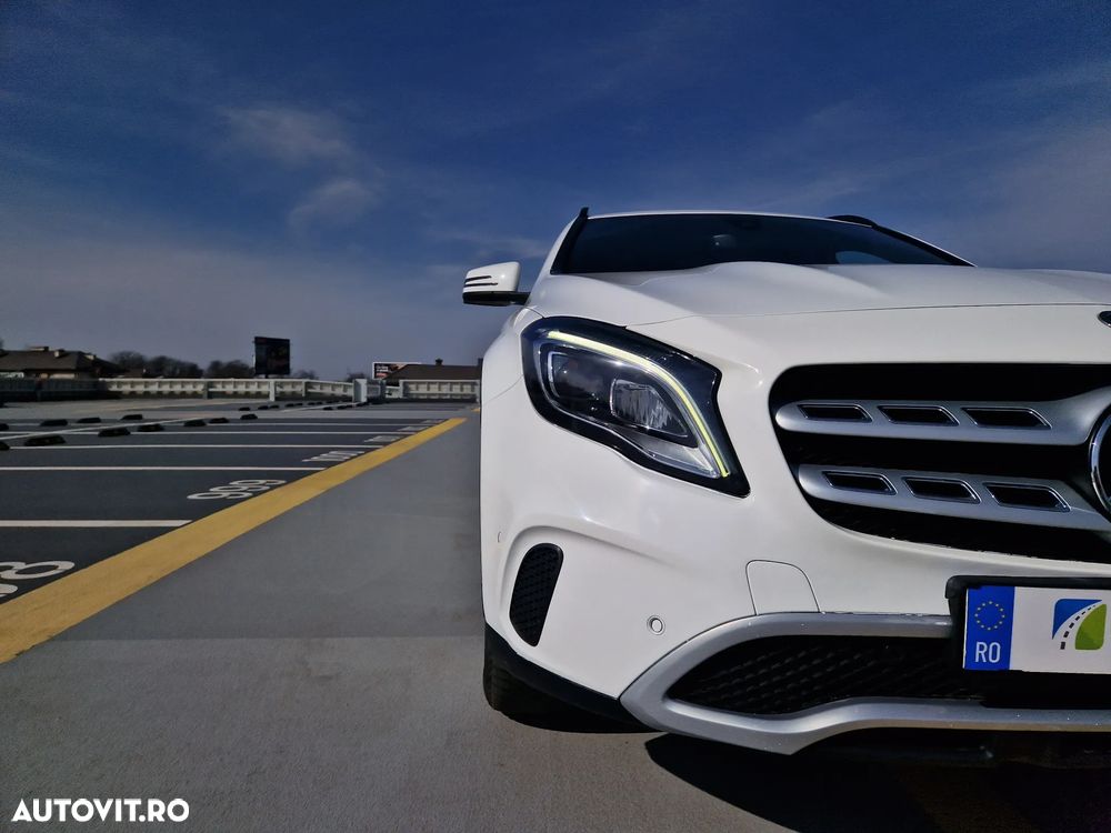 Mercedes-Benz GLA - 10