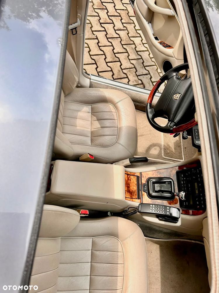 Jaguar XJ - 5