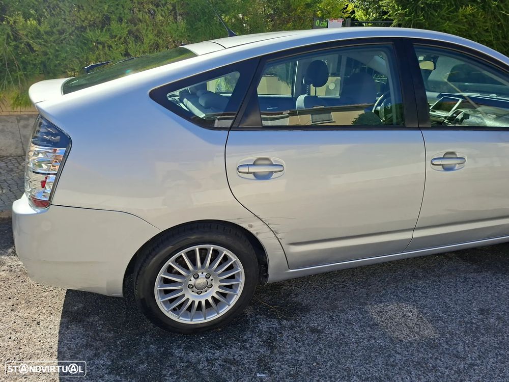 Toyota Prius 1.5 VVT-i HSD Sol - 3