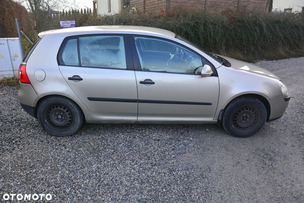 Volkswagen Golf 1.6 FSI Trendline - 2