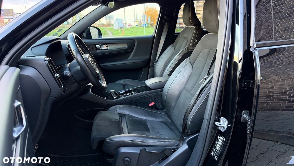 Volvo XC 40 D4 AWD Geartronic R-Design - 28