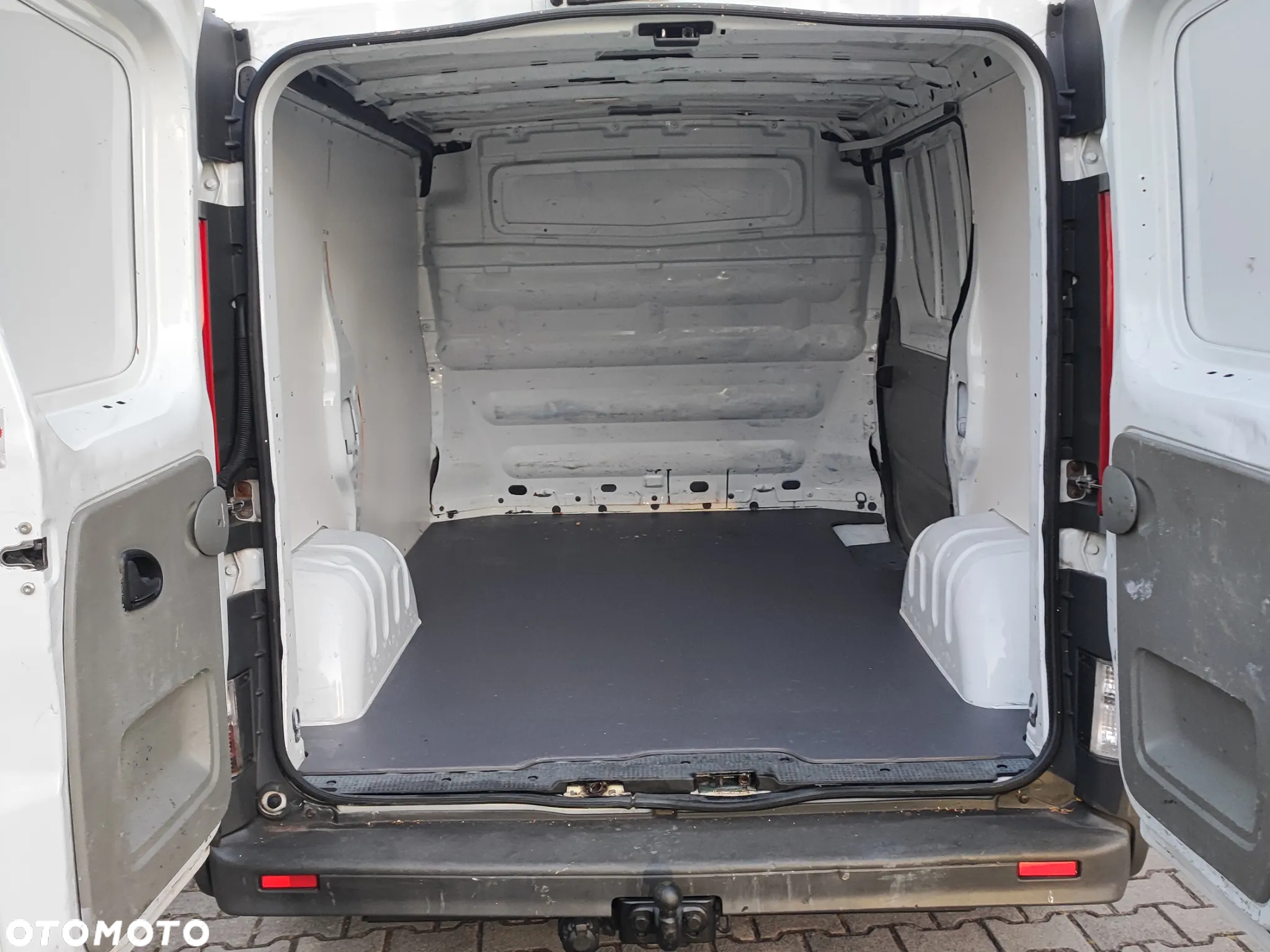 Renault Trafic 2.0 115 KM - 7