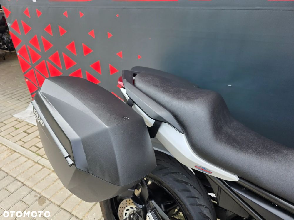 Yamaha XJ - 24