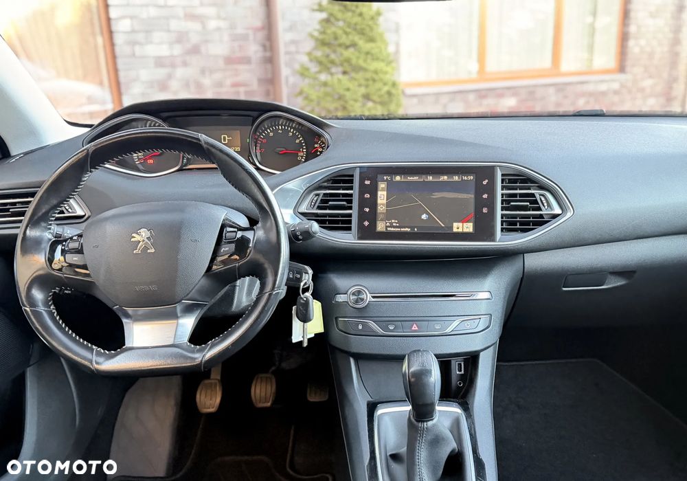 Peugeot 308 1.2 PureTech GPF Allure S&S - 4