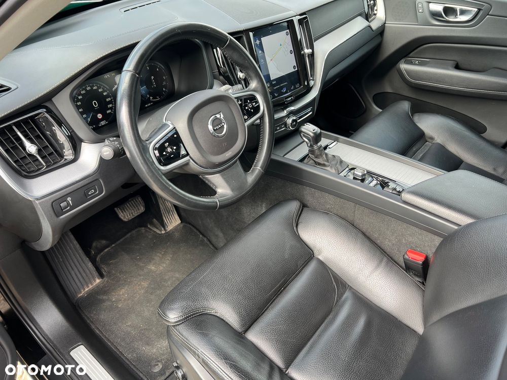 Volvo XC 60 D3 Drive-E R-Design Momentum - 13