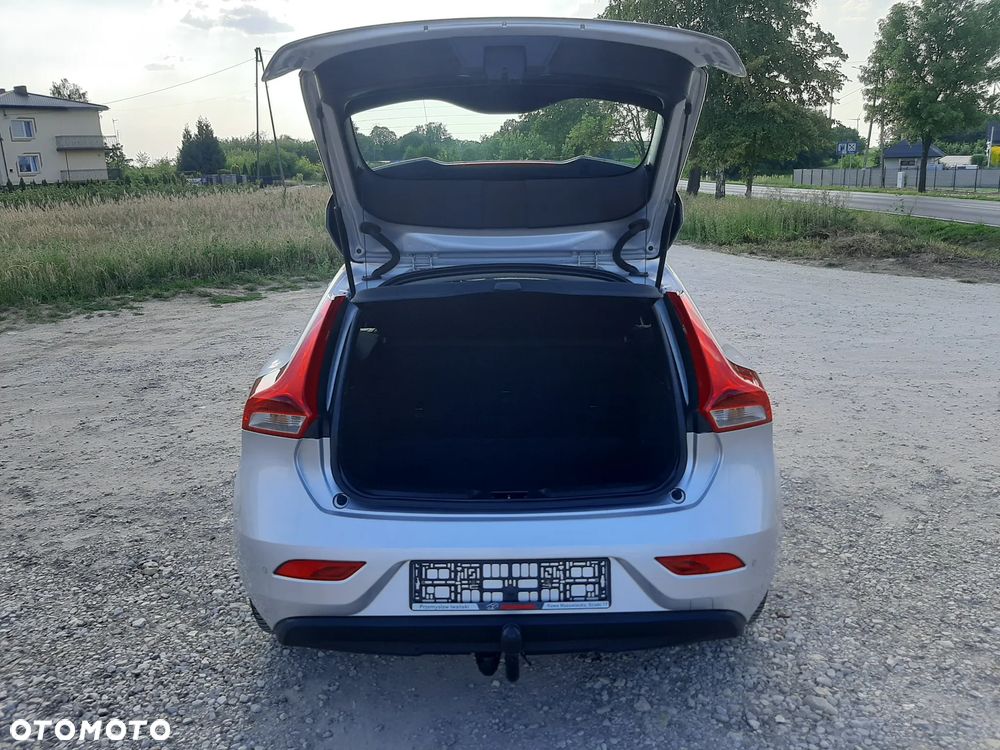 Volvo V40 D2 - 11