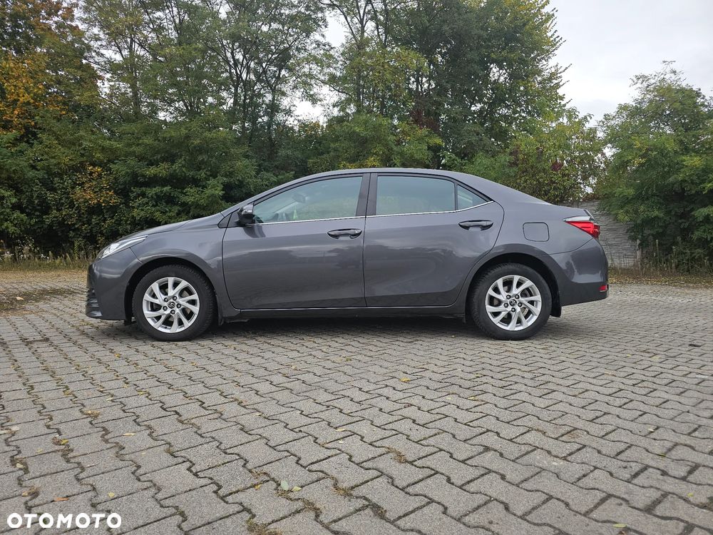 Toyota Corolla 1.6 Active - 19