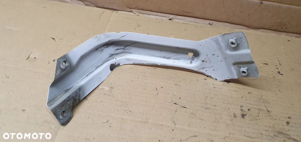 Mocowanie błotnika uchwyt wspornik prawy przód VW Caddy III Lift 1T0821135C LB9A - 5