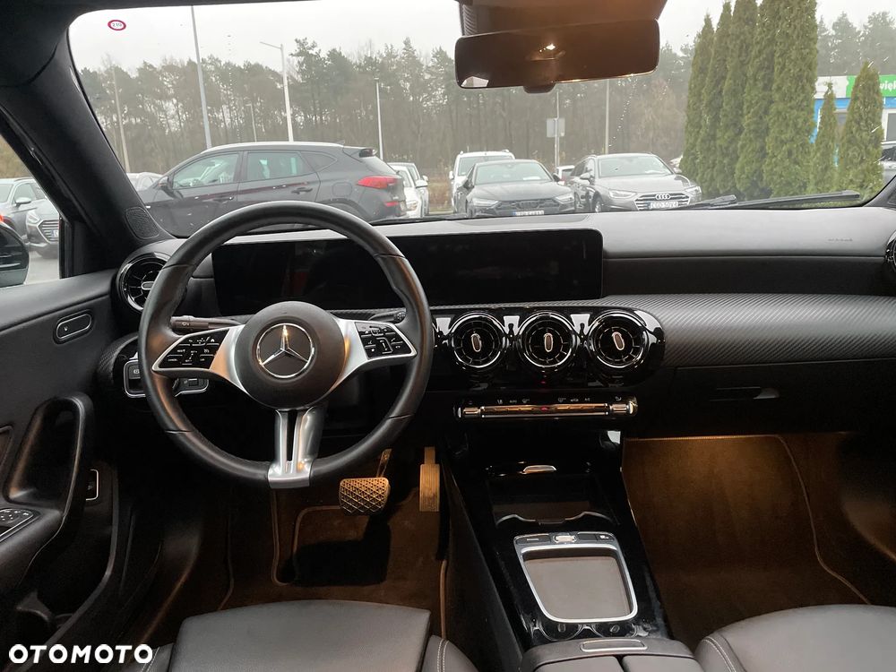 Mercedes-Benz Klasa A 180 d 8G-DCT AMG Line - 13