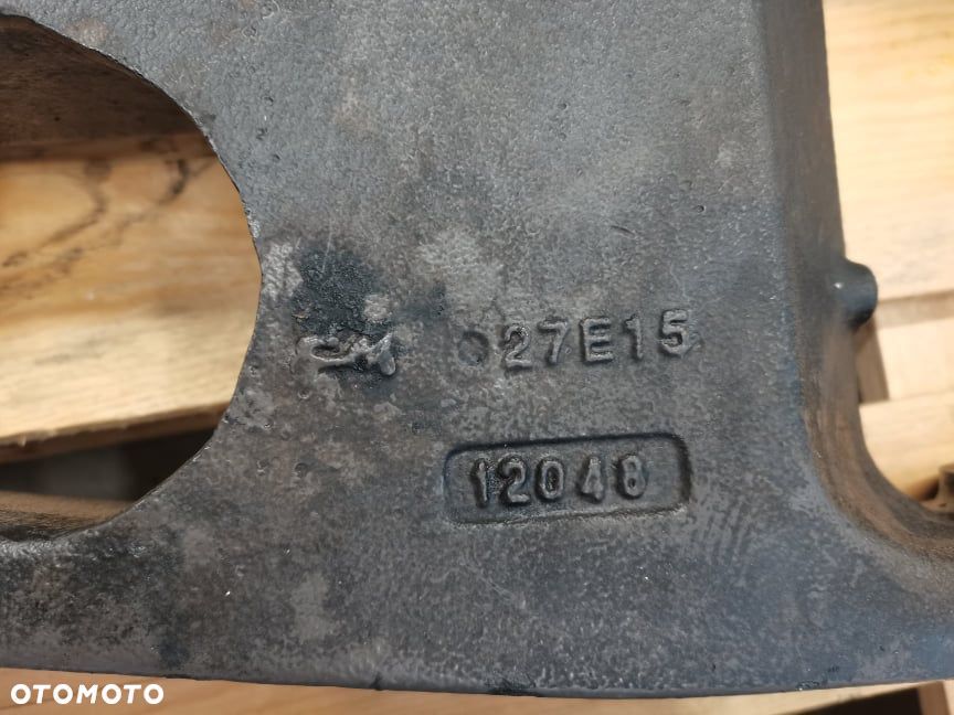 Steyr CVT 6195 {Wahacz dolny osi Carraro 12047 12048} - 13
