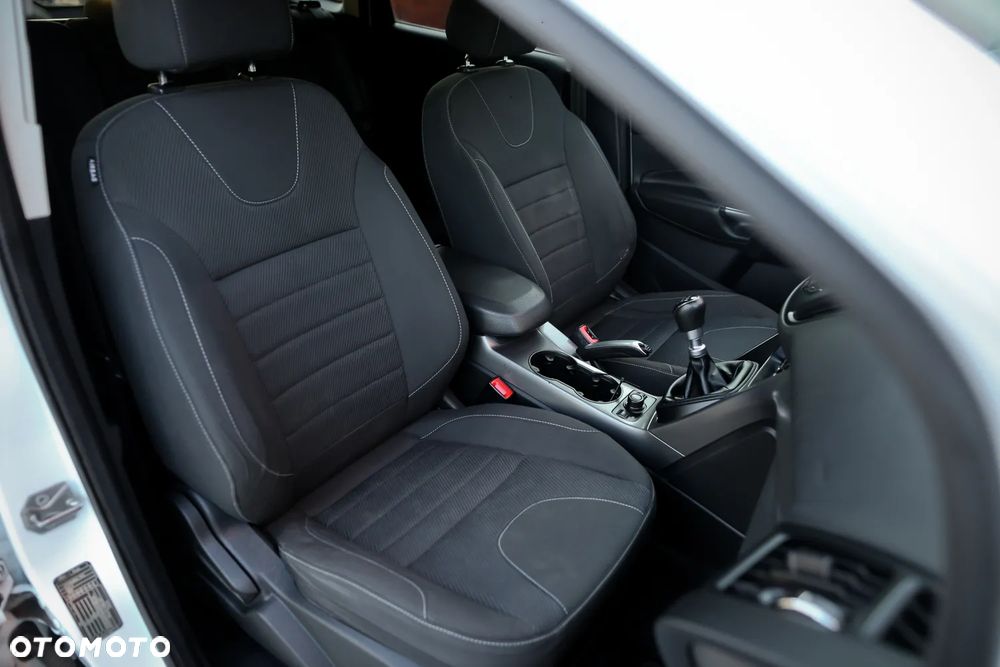 Ford Kuga 2.0 TDCi 2x4 SYNC - 26