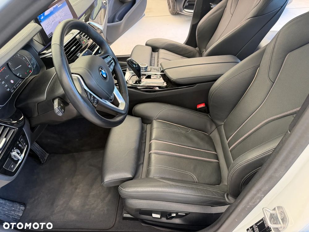 BMW Seria 5 520i Sport Line - 8