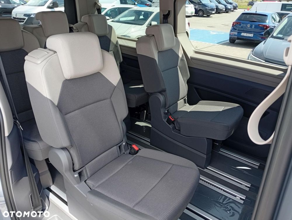 Volkswagen Multivan - 11