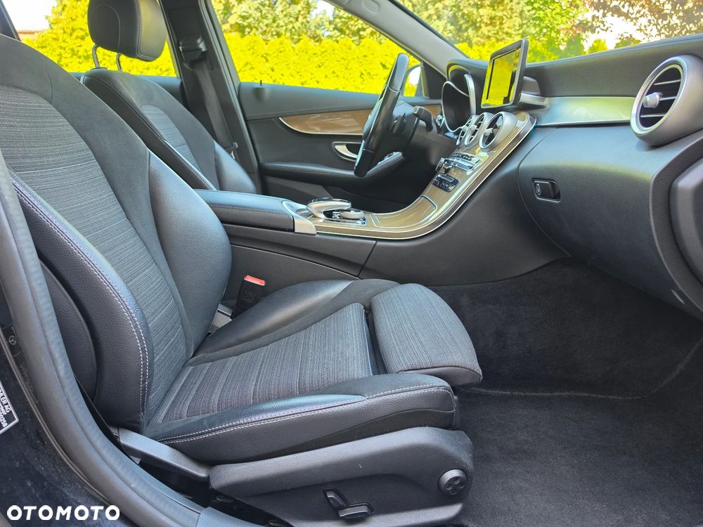 Mercedes-Benz Klasa C 180 7G-TRONIC - 26
