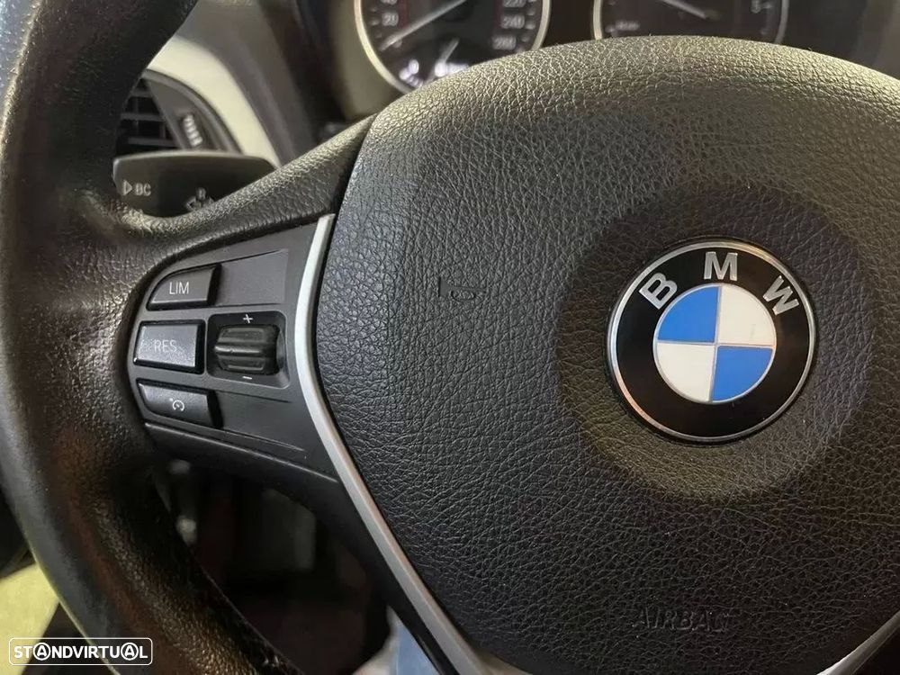 BMW 116 d Line Sport — fotografia 18