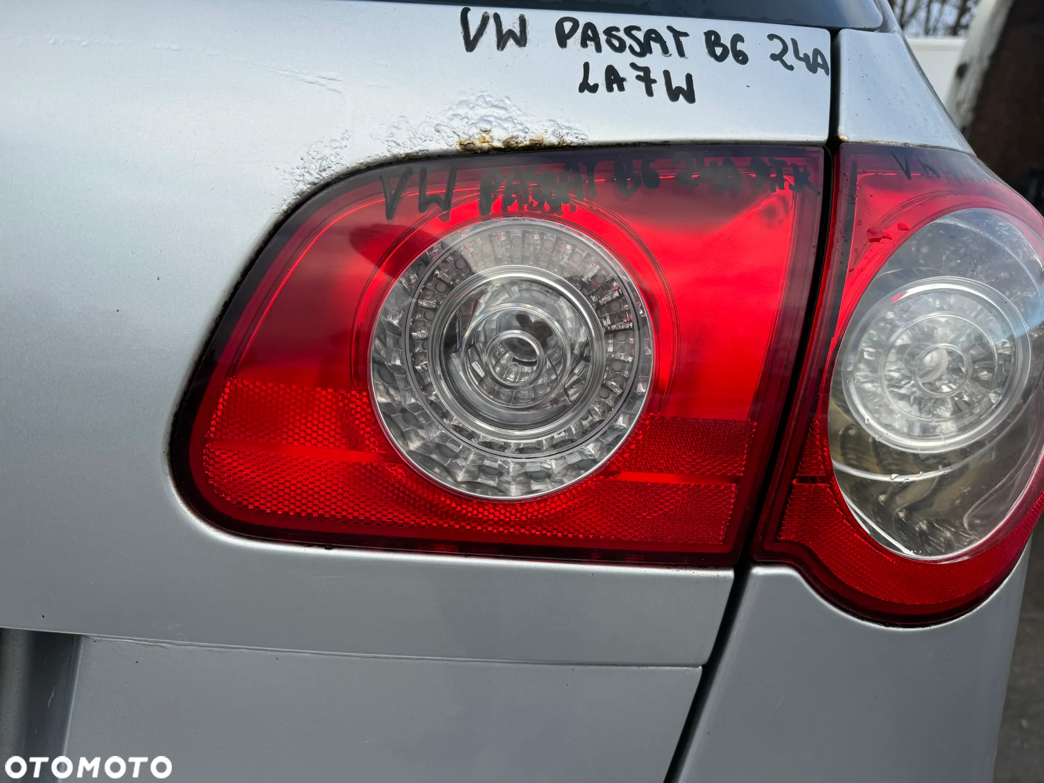 VW PASSAT B6 LAMPA PRAWY TYŁ PRAWA TYLNA Z KLAPY W KLAPĘ - 7