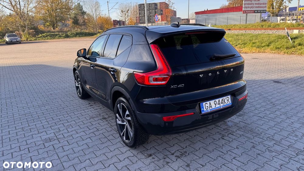 Volvo XC 40 T5 AWD Momentum - 4