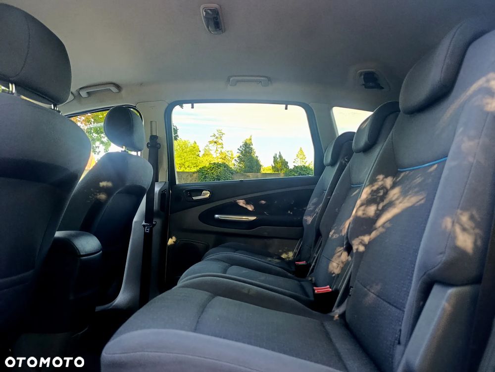 Ford S-Max - 16