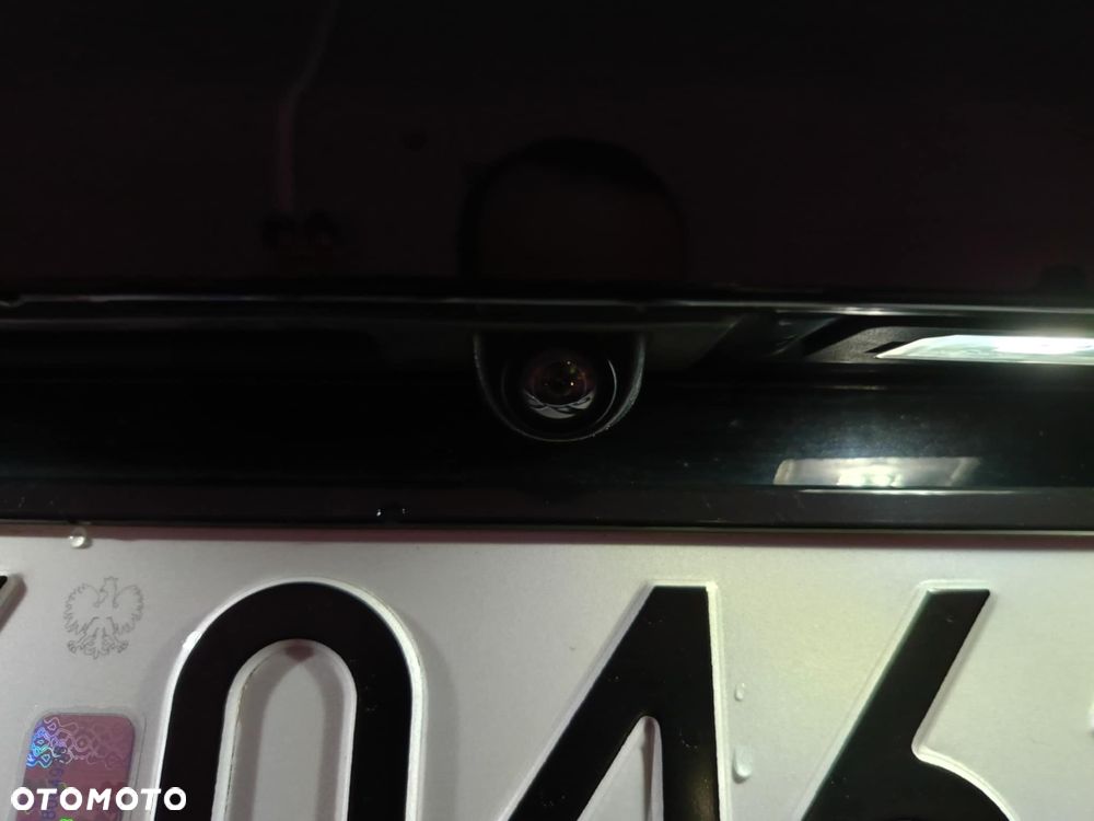 BMW Seria 5 518d - 24