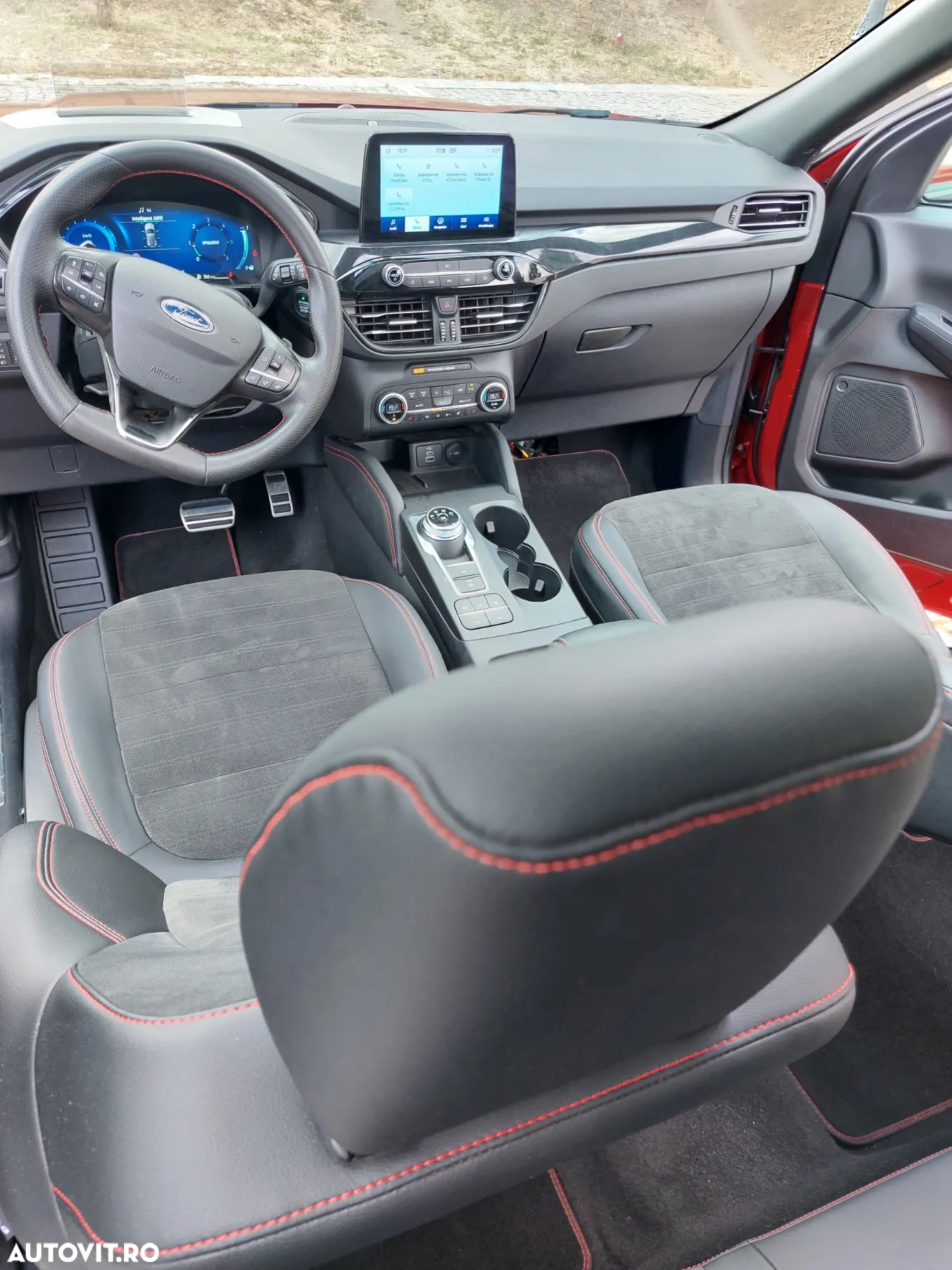 Ford Kuga 2.0 EcoBlue 4x4 Aut. ST-LINE - 28