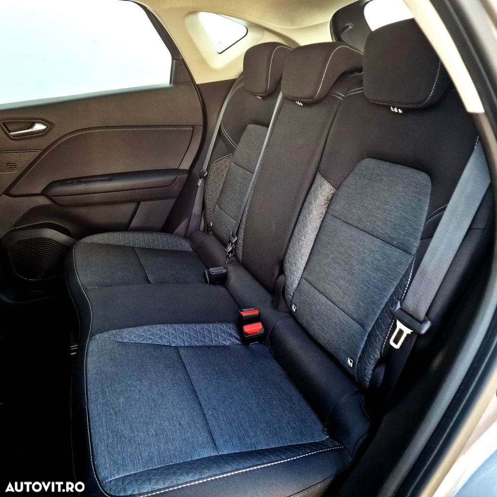 Renault Captur MHEV 140 Techno - 13