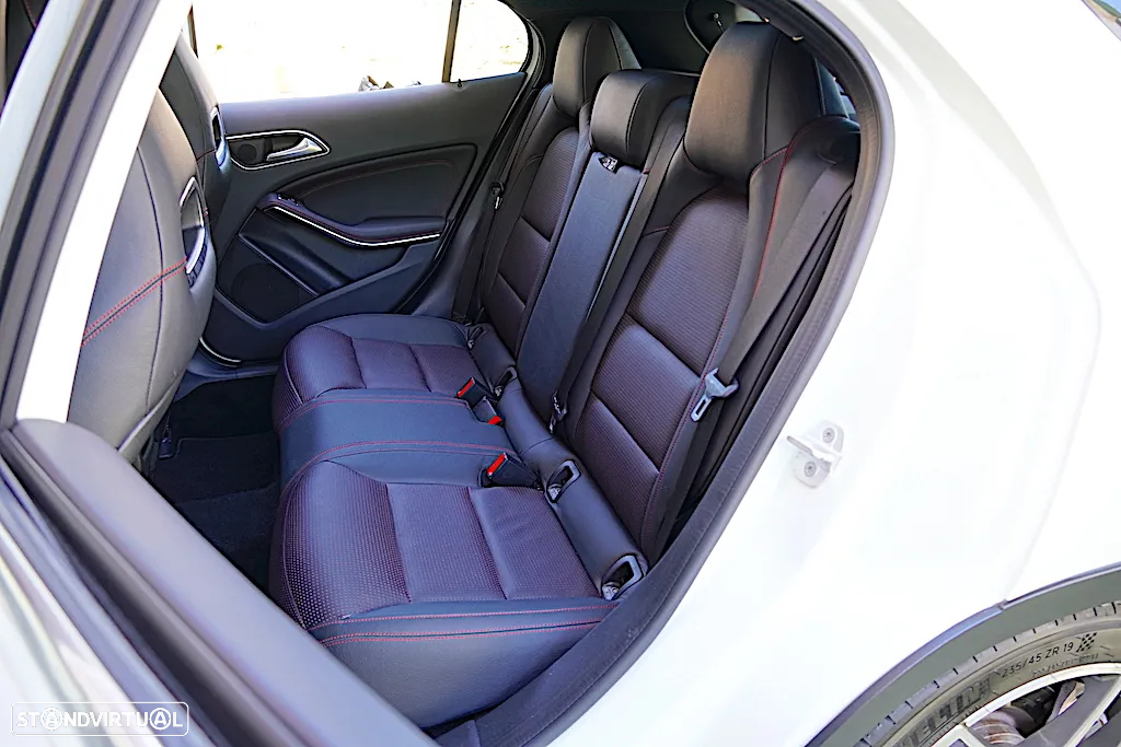 Mercedes-Benz GLA 45 AMG 4-Matic - 22