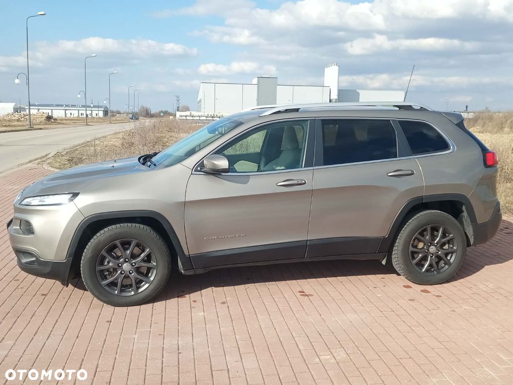 Jeep Cherokee - 12