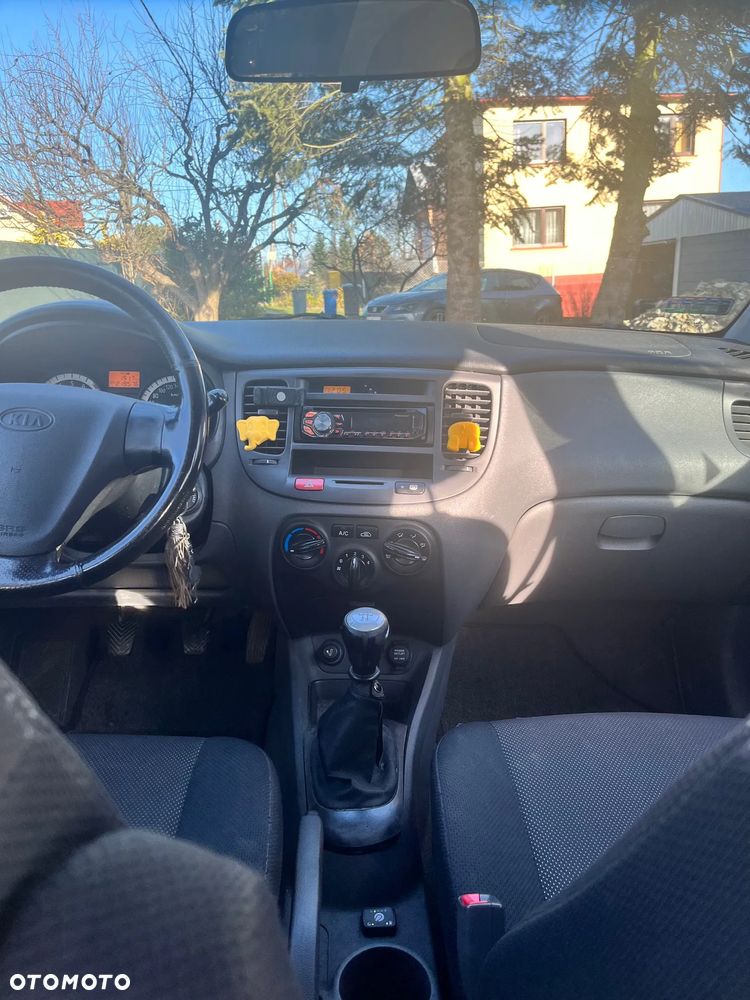 Kia Rio 1.4 Comfort - 14