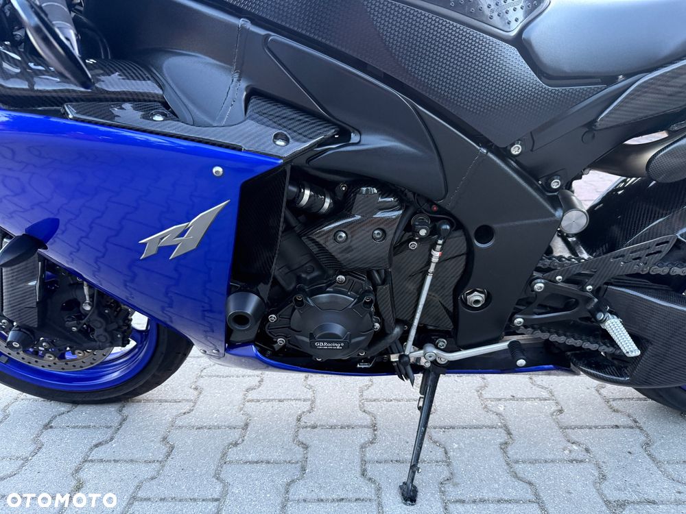 Yamaha R1 - 28