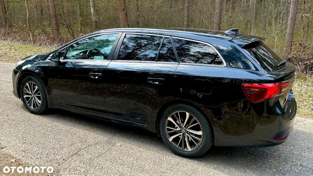 Toyota Avensis 2.0 Premium MS - 16