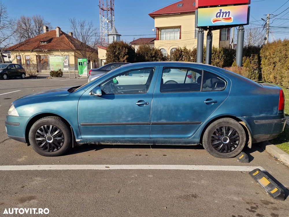 Skoda Octavia 1.6 FSI Ambiente - 4