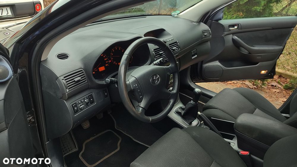 Toyota Avensis 1.8 VVT-i Executive - 14