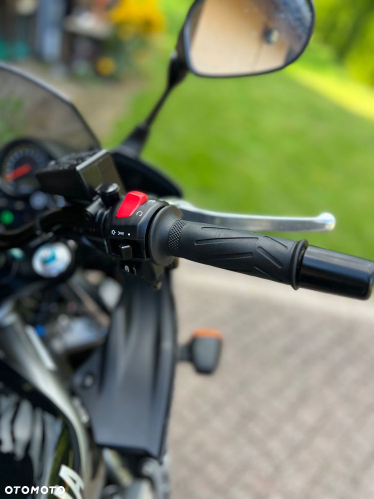 Yamaha FZS - 11