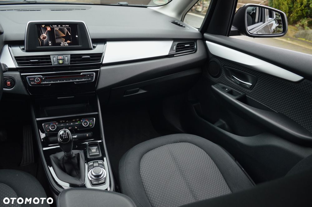 BMW Seria 2 216d Advantage - 25