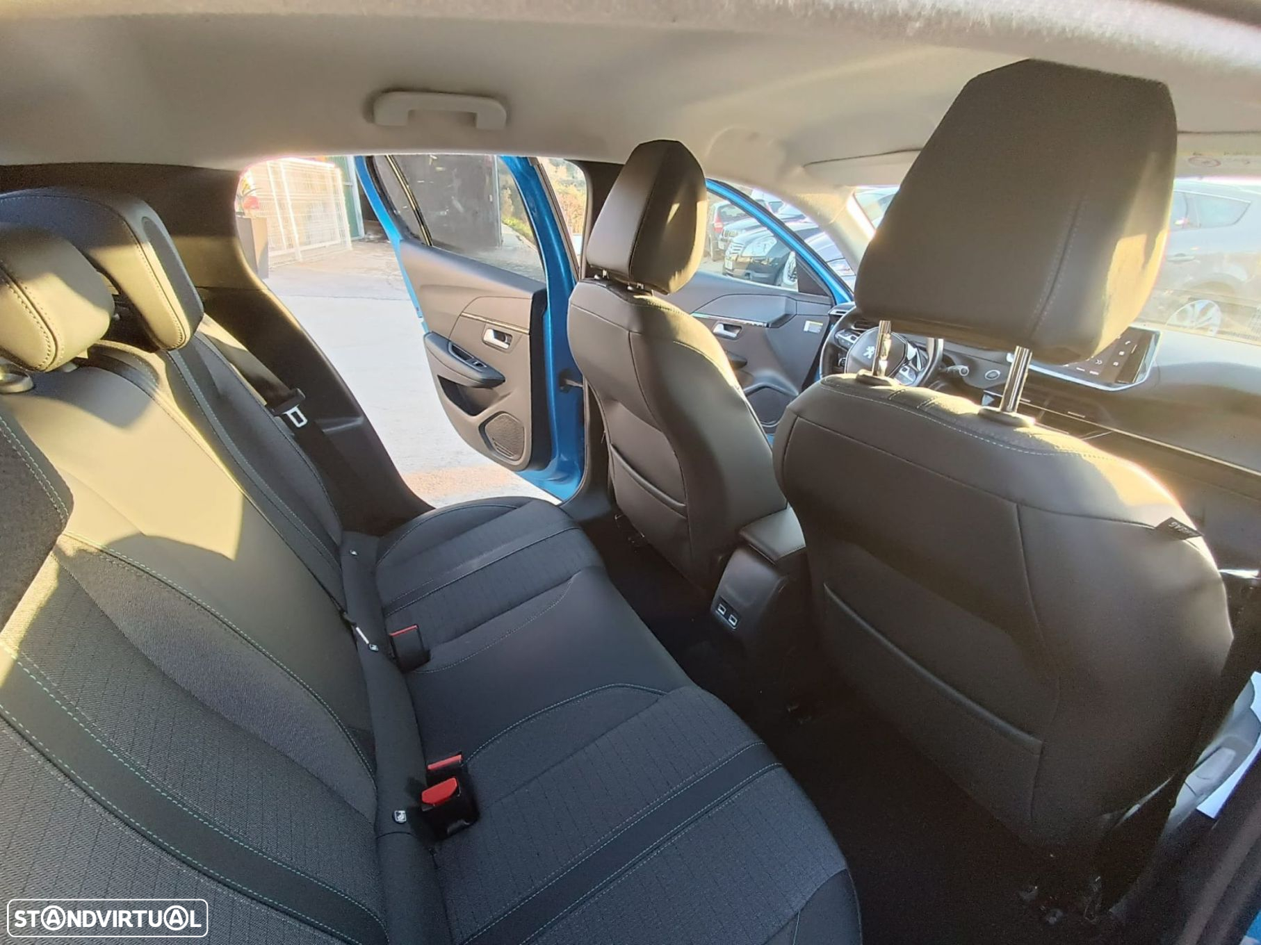Peugeot 208 1.5 BlueHDi Allure - 26
