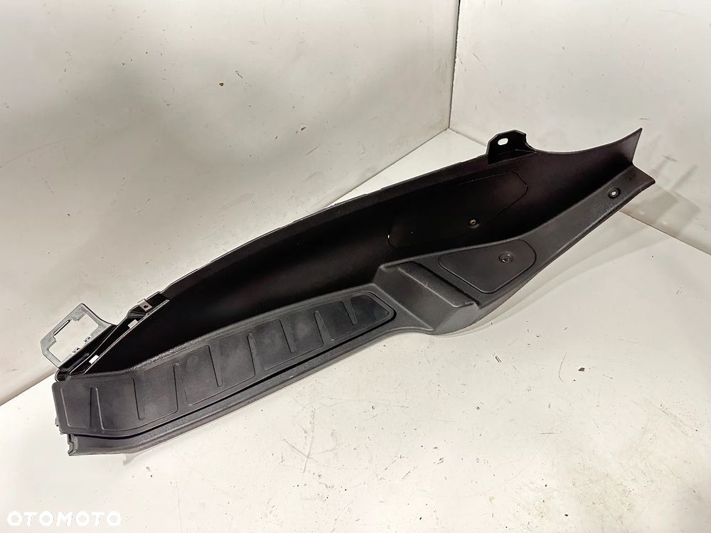 Podłoga L  Piaggio MP3 125/250/400/500 - 1