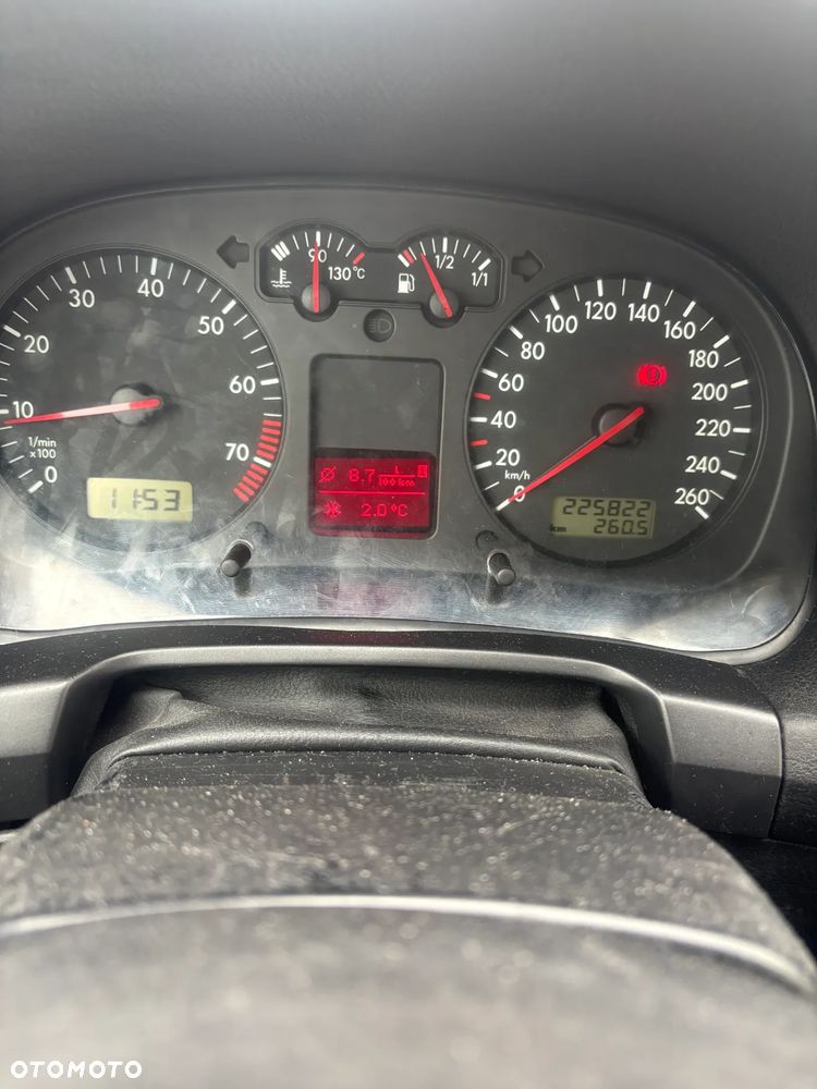 Volkswagen Golf 1.6 Comfortline - 7