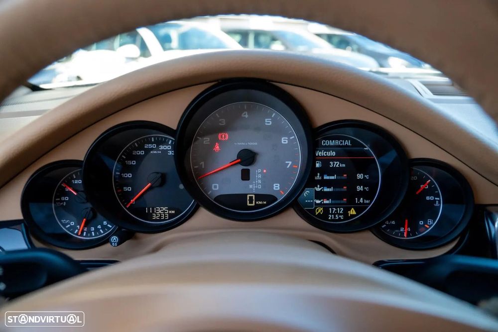 Porsche Panamera 4S PDK - 16