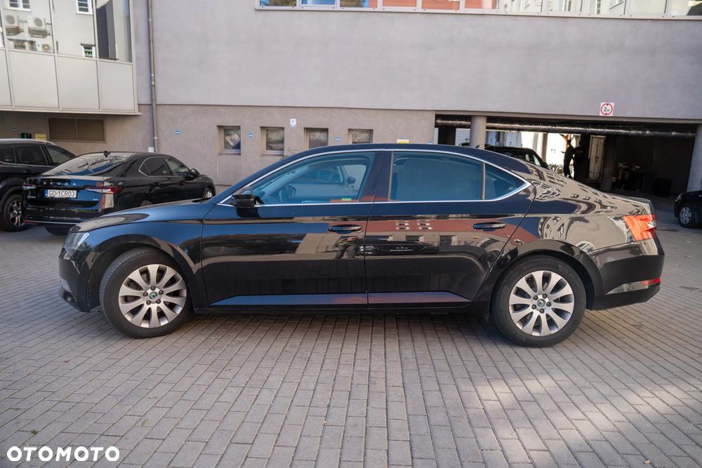 Skoda Superb 2.0 TDI Ambition - 3