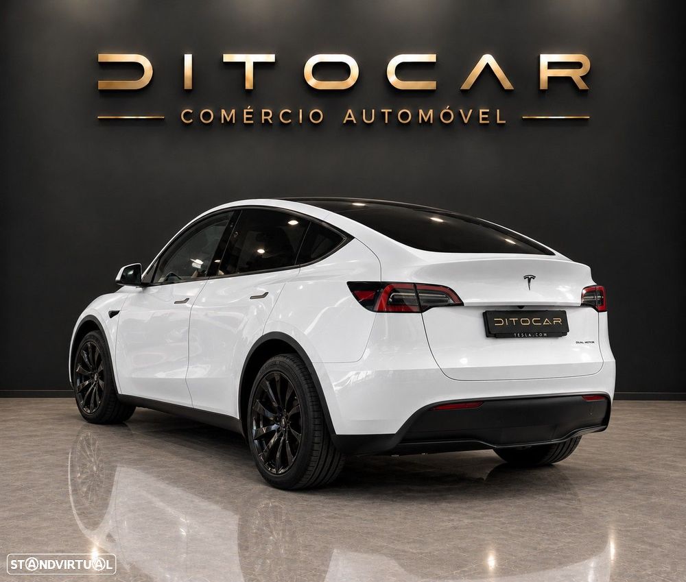 Tesla Model Y 2023 photo 4