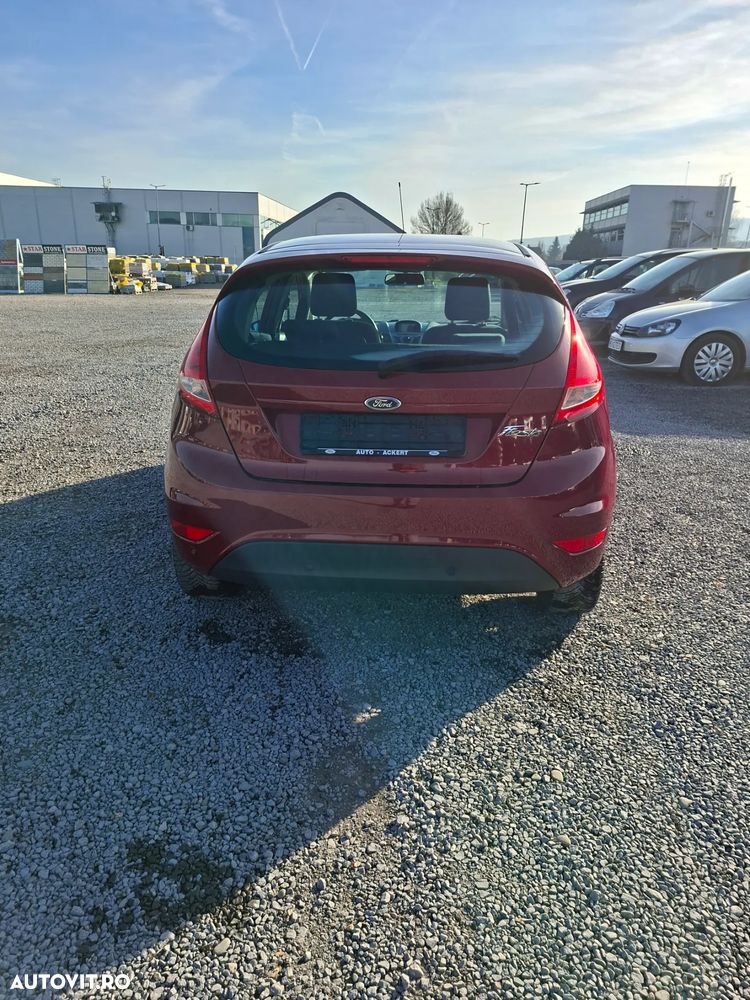 Ford Fiesta 1.4 Autom. Champions Edition - 3