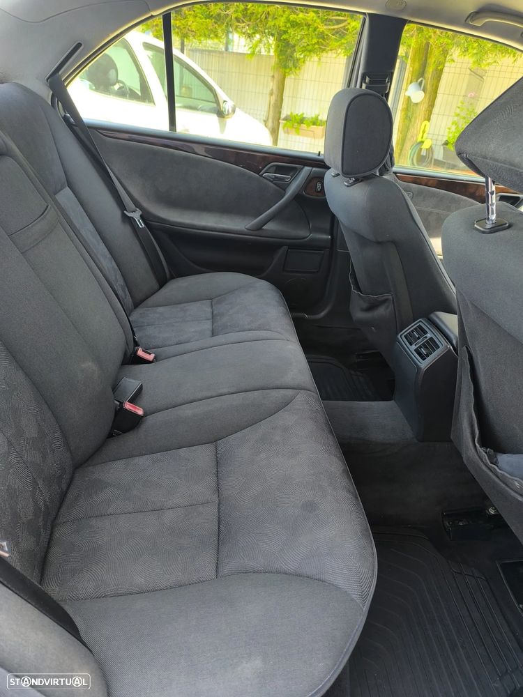 Mercedes-Benz E 220 CDI Elegance - 10