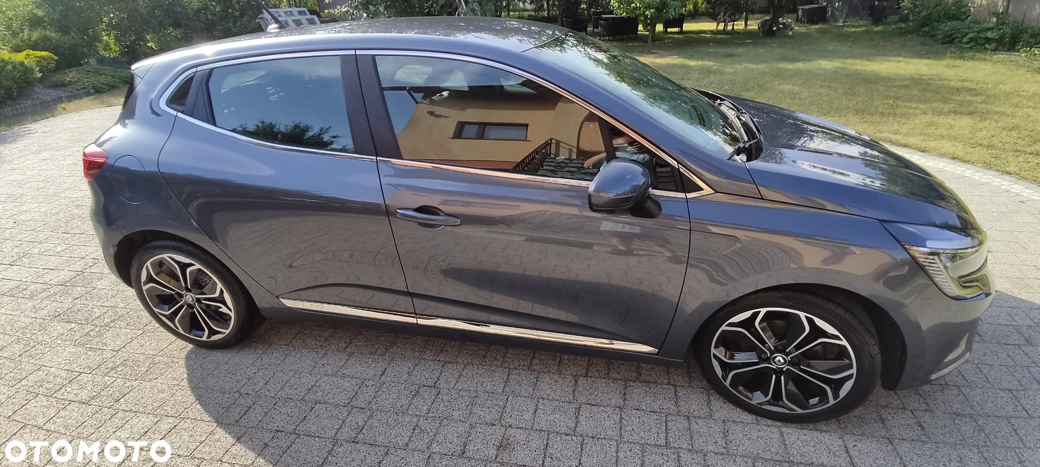 Renault Clio TCe 100 INTENS - 22