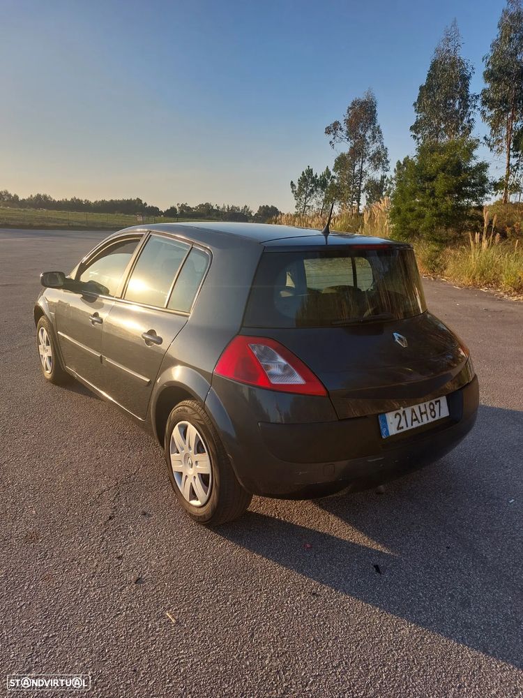 Renault Mégane 1.5 dCi Confort Expression - 4