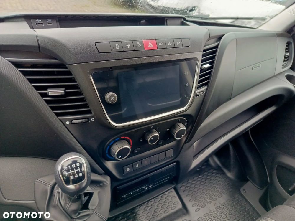 Iveco Daily / 70C18H - 17