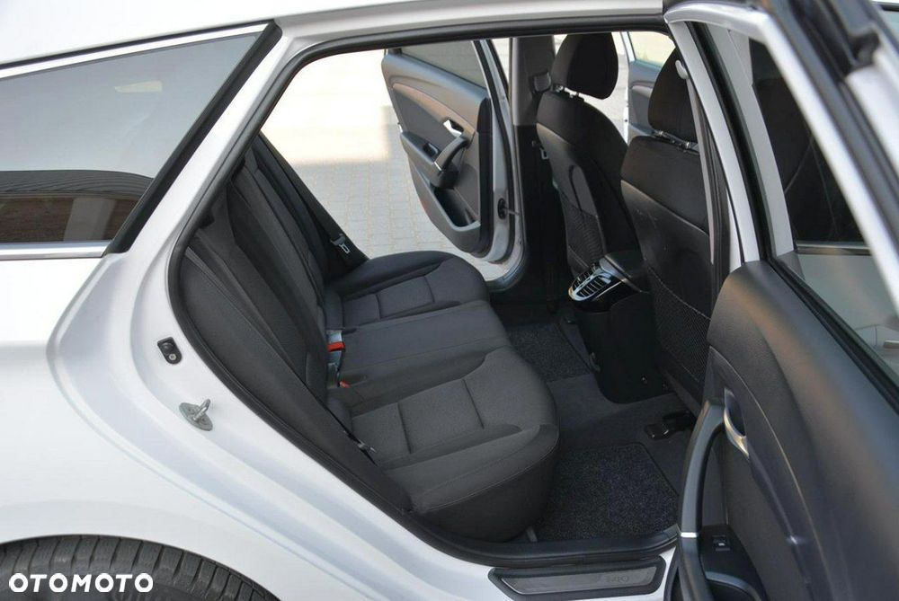 Hyundai i40 1.7 CRDi Comfort DCT - 14