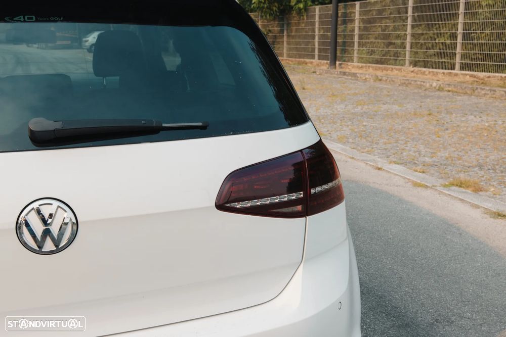 VW Golf R 4Motion BlueMotion - 17