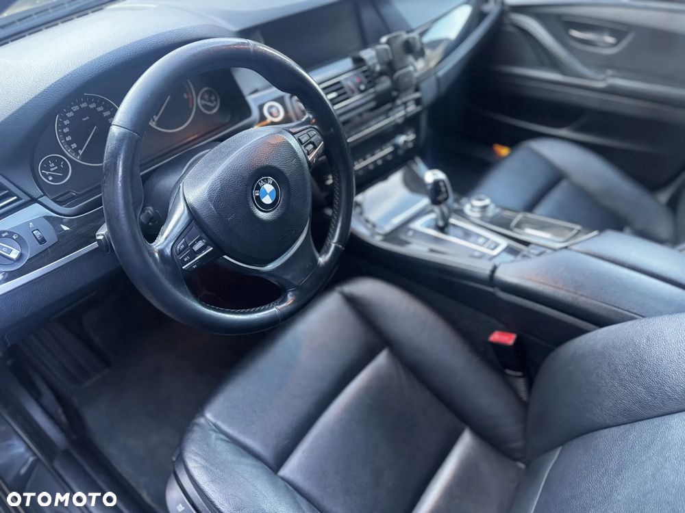 BMW Seria 5 525d - 10