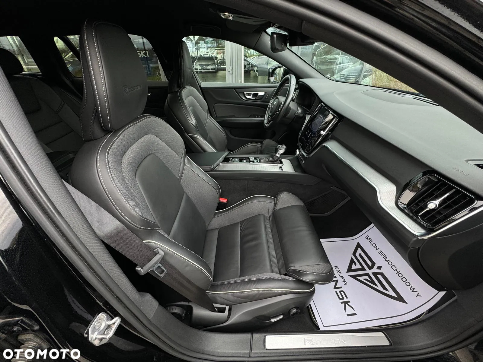 Volvo V60 D4 AWD Geartronic R-Design - 21
